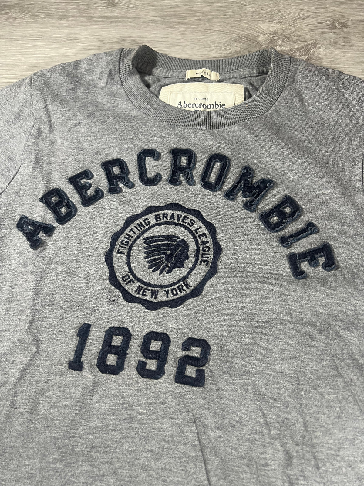 Abercrombie & Fitch Fighting Braves League muscle fit tee S