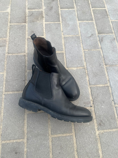 Vintage Black Chelsea Boots EU 41