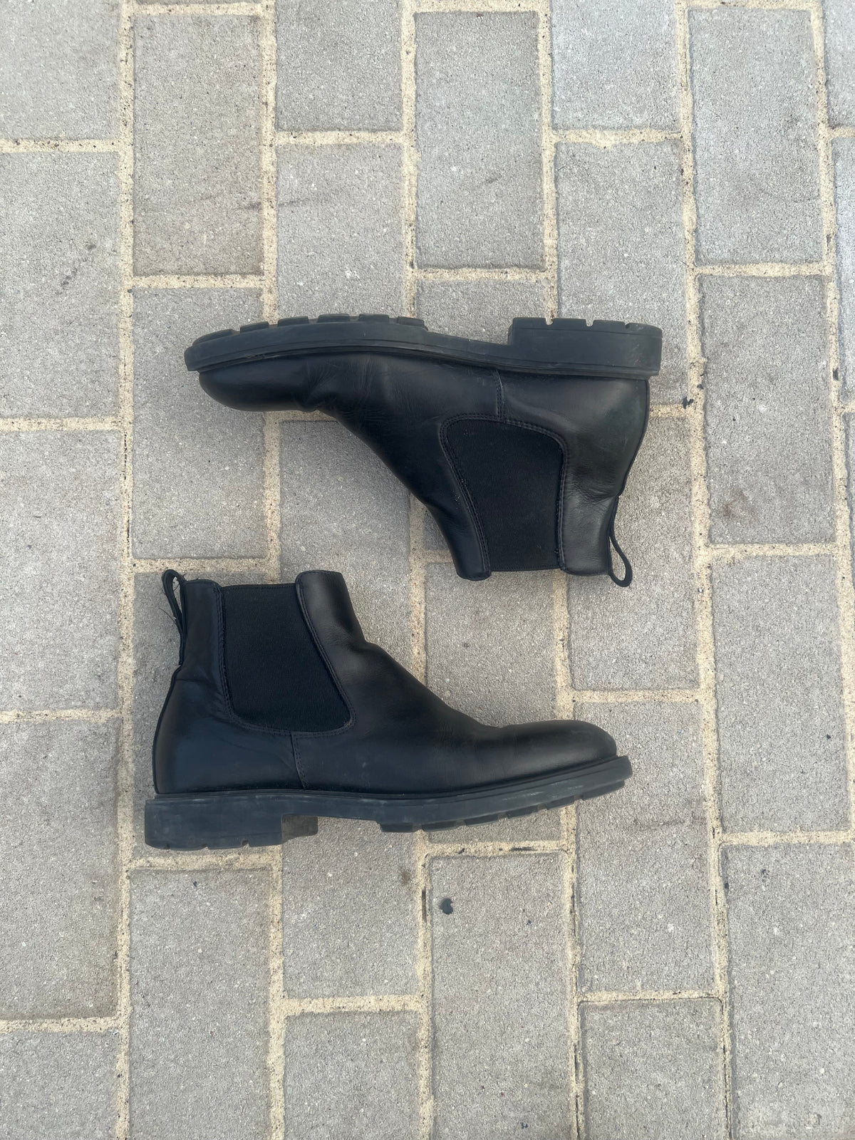 Vintage Black Chelsea Boots EU 41