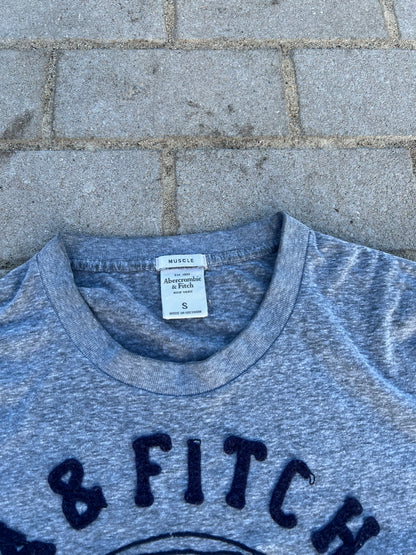 Abercrombie & Fitch football muscle fit tee S