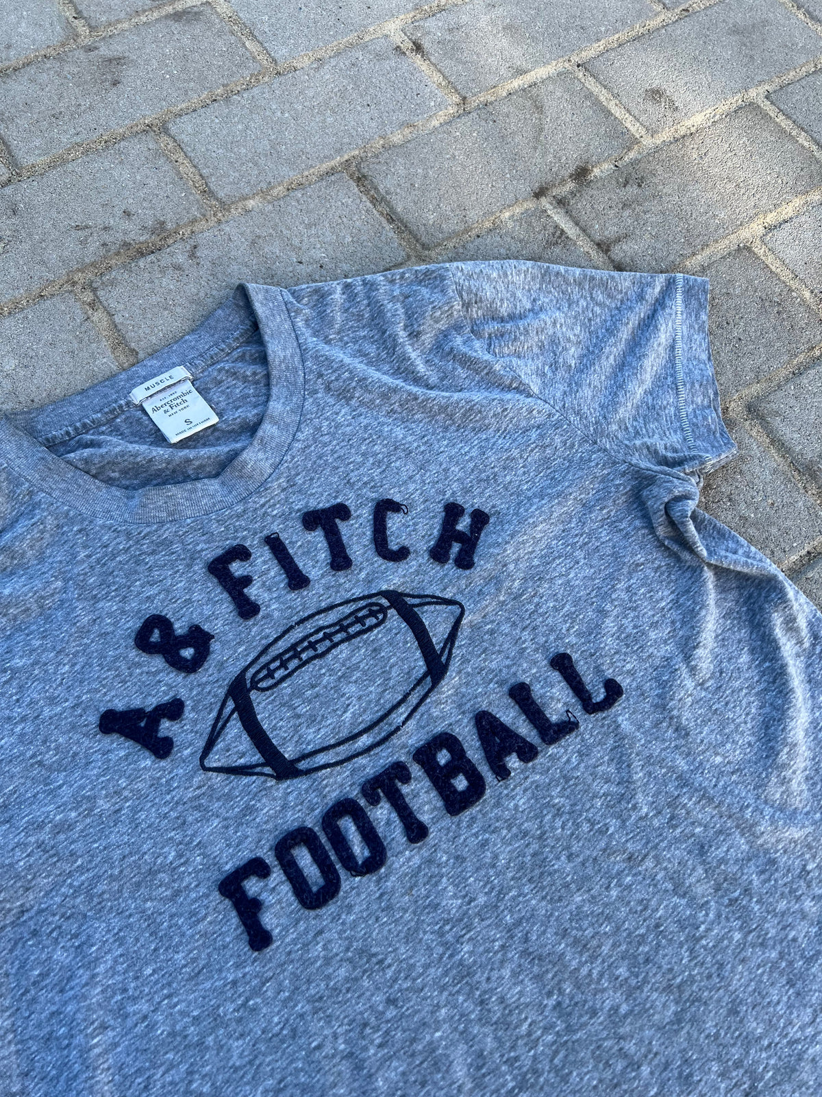 Abercrombie & Fitch football muscle fit tee S
