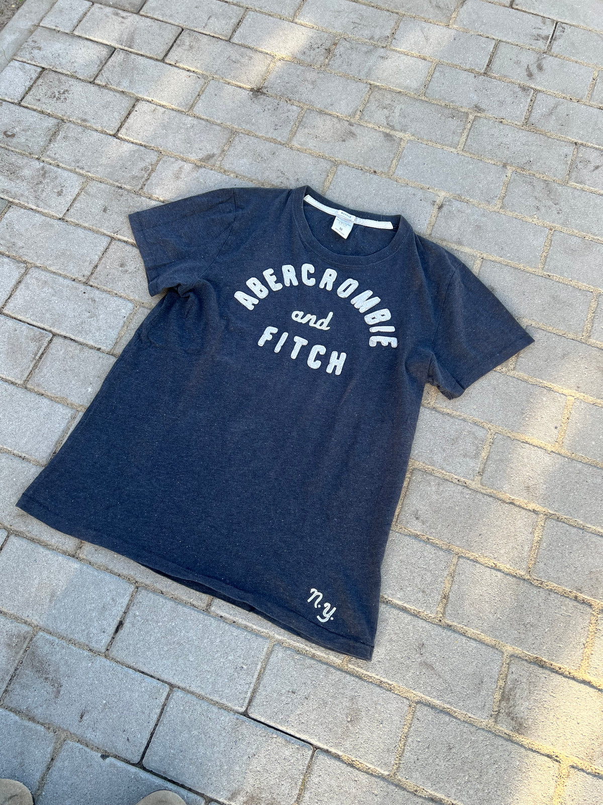 Abercrombie & Fitch navy spellout muscle fit tee M