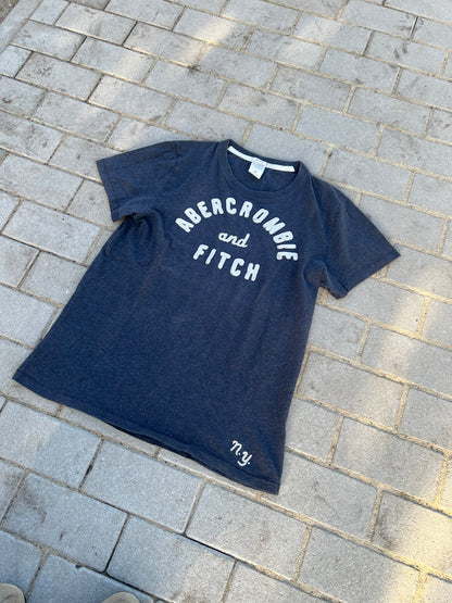 Abercrombie & Fitch navy spellout muscle fit tee M