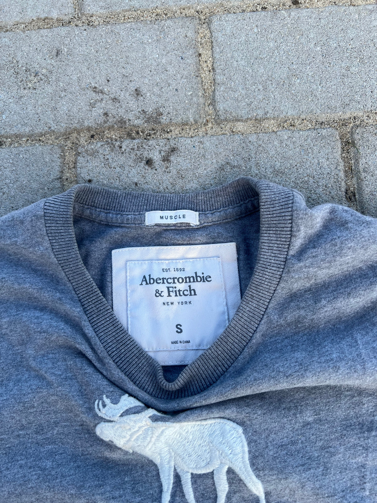 Abercrombie & Fitch Handcrafted Apparel moose muscle fit tee S